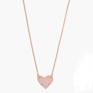 Kendra scott Ari Heart Rose Gold Pendant Necklace in Light Pink Drusy